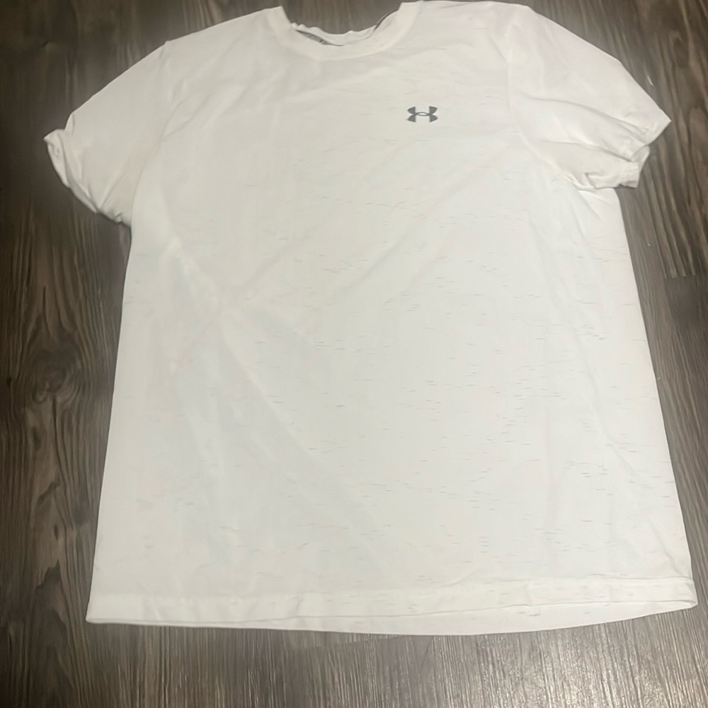 White active under Armour shirt
